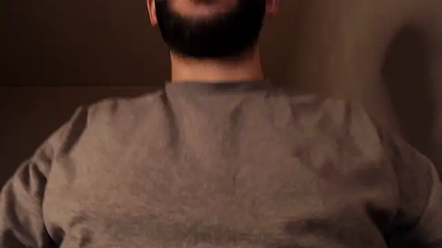 Snapshot of henryaxe chatting on October 26, 7:36 am henryaxe online show from October 26, 7:36 am