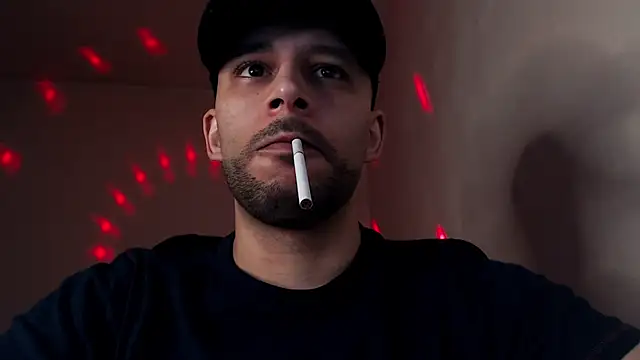 Snapshot of henryaxe chatting on October 30, 10:06 am henryaxe online show from October 30, 10:06 am