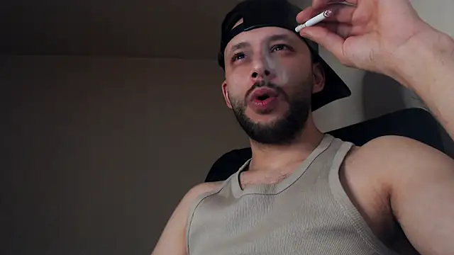 Snapshot of henryaxe chatting on November 7, 2:55 am henryaxe online show from November 7, 2:55 am