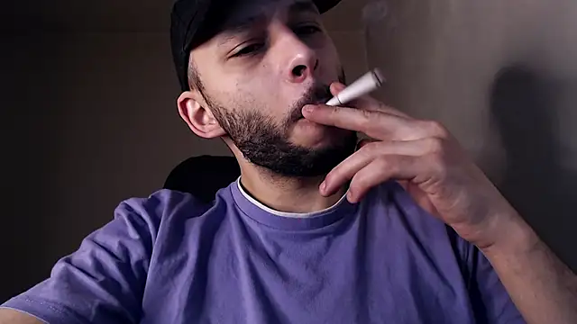 Snapshot of henryaxe chatting on November 20, 9:31 am henryaxe online show from November 20, 9:31 am