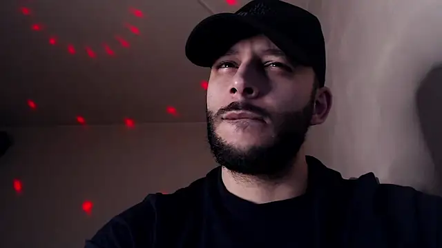 Snapshot of henryaxe chatting on November 25, 9:48 pm henryaxe online show from November 25, 9:48 pm