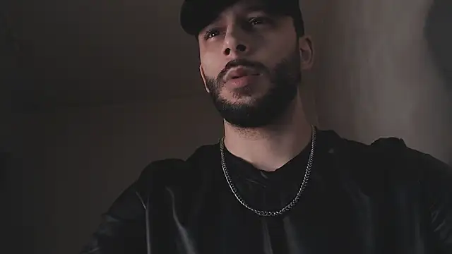 henryaxe online show from February 25, 8:29 pm