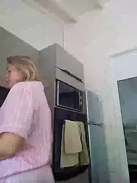 Snapshot of lady_charlyne chatting on January 15, 12:15 pm lady charlyne online show from January 15, 12:15 pm