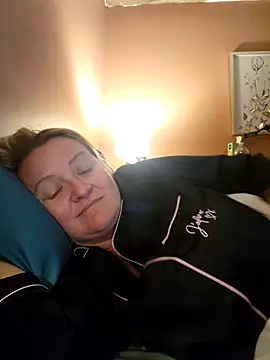 Snapshot of lady_charlyne chatting on March 4, 8:16 pm lady charlyne online show from March 4, 8:16 pm