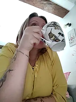 Snapshot of lady_charlyne chatting on October 2, 11:39 am lady charlyne online show from October 2, 11:39 am