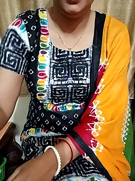 Snapshot of Priya_Boudi chatting on December 19, 12:45 pm Priya Boudi online show from December 19, 12:45 pm