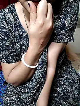 Snapshot of Priya_Boudi chatting on February 27, 7:37 pm Priya Boudi online show from February 27, 7:37 pm