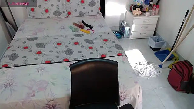 soniafuckboobs online show from April 27, 12:25 pm