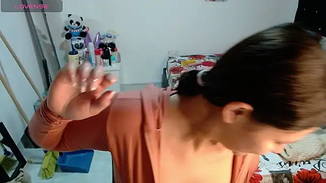 Snapshot of soniafuckboobs chatting on June 8, 12:47 am soniafuckboobs online show from June 8, 12:47 am