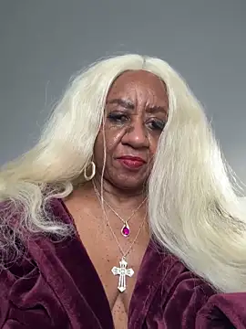 BreanaDivine online show from February 18, 1:54 am