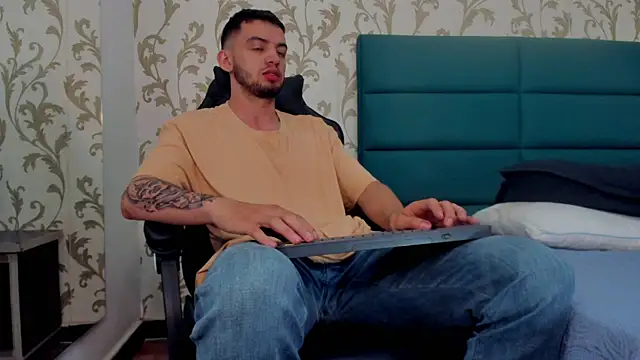 Michael magno online show from December 31, 7:51 pm