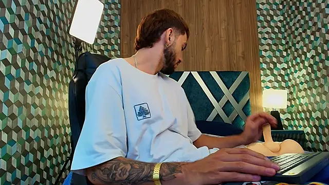 Michael magno online show from October 2, 1:29 pm