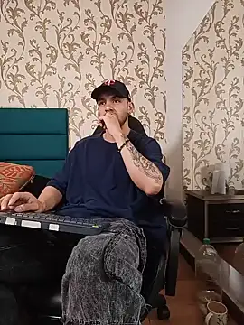 Snapshot of Michael_magno chatting on July 8, 10:09 am Michael magno online show from July 8, 10:09 am