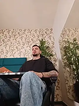 Snapshot of Michael_magno chatting on July 23, 3:21 pm Michael magno online show from July 23, 3:21 pm