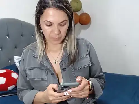 Chantal hott online show from March 15, 11:06 pm