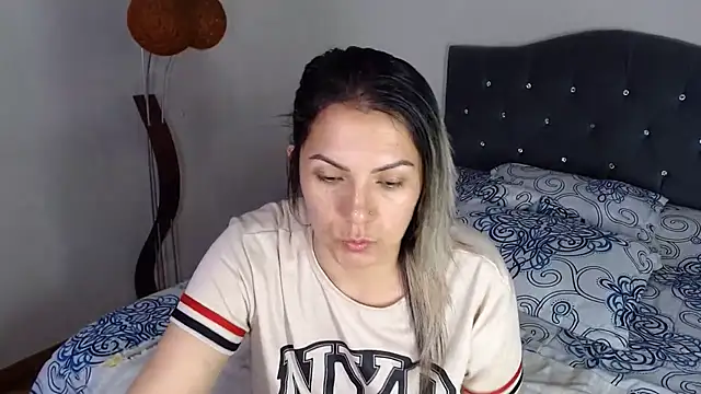 Chantal hott online show from July 29, 7:45 pm