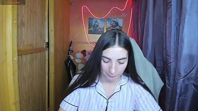 Snapshot of Fiery_Brunette_ chatting on February 18, 12:49 pm Fiery Brunette  online show from February 18, 12:49 pm