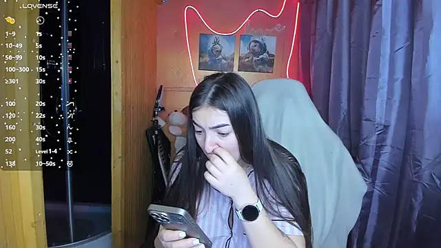 Snapshot of Fiery_Brunette_ chatting on February 27, 5:02 am Fiery Brunette  online show from February 27, 5:02 am