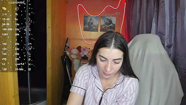 Snapshot of Fiery_Brunette_ chatting on March 1, 3:53 am Fiery Brunette  online show from March 1, 3:53 am