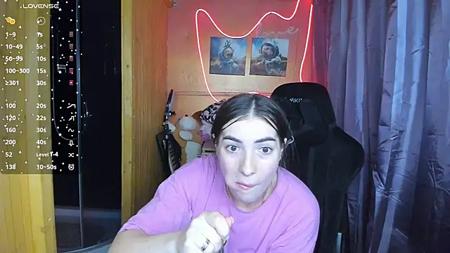 Snapshot of Fiery_Brunette_ chatting on March 6, 9:25 am Fiery Brunette  online show from March 6, 9:25 am