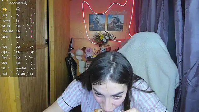 Snapshot of Fiery_Brunette_ chatting on March 9, 5:00 am Fiery Brunette  online show from March 9, 5:00 am