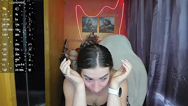 Snapshot of Fiery_Brunette_ chatting on March 15, 8:37 am Fiery Brunette  online show from March 15, 8:37 am