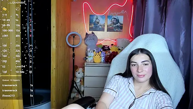 Snapshot of Fiery_Brunette_ chatting on September 22, 4:31 pm Fiery Brunette  online show from September 22, 4:31 pm