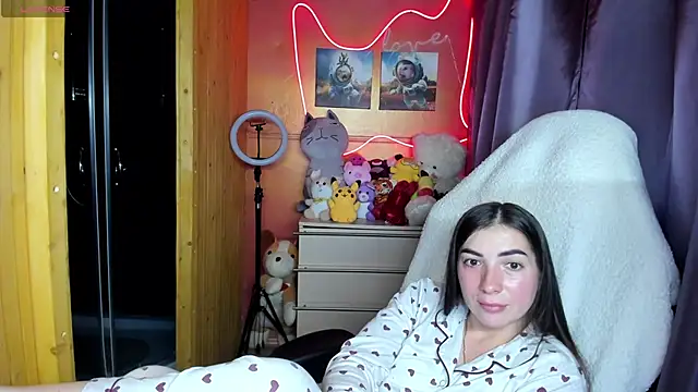 Snapshot of Fiery_Brunette_ chatting on September 24, 10:18 am Fiery Brunette  online show from September 24, 10:18 am