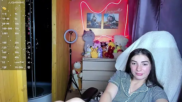 Snapshot of Fiery_Brunette_ chatting on October 13, 5:51 am Fiery Brunette  online show from October 13, 5:51 am