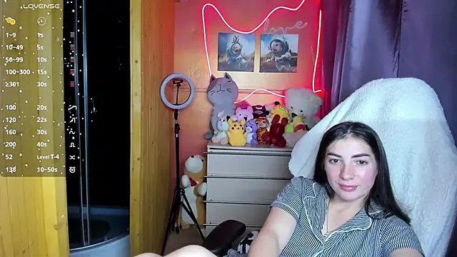 Snapshot of Fiery_Brunette_ chatting on October 13, 5:57 pm Fiery Brunette  online show from October 13, 5:57 pm