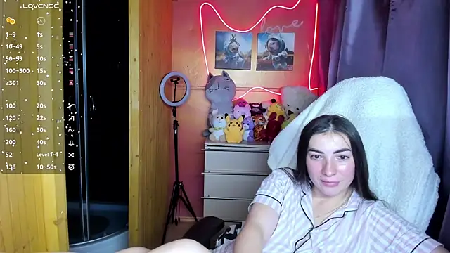 Snapshot of Fiery_Brunette_ chatting on November 3, 4:19 pm Fiery Brunette  online show from November 3, 4:19 pm