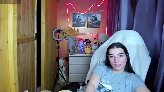 Snapshot of Fiery_Brunette_ chatting on November 30, 6:28 am Fiery Brunette online show from November 30, 6:28 am