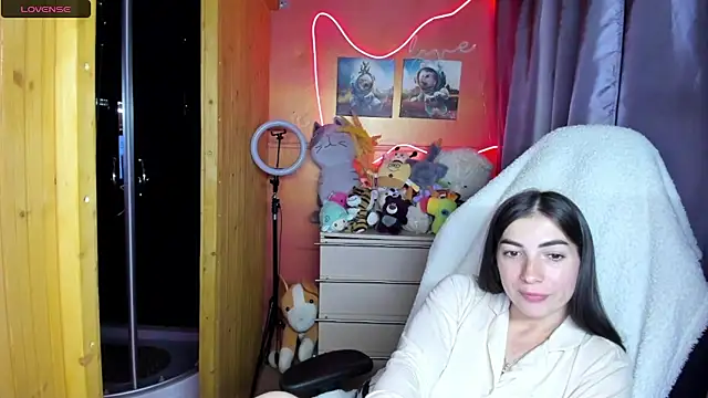 Snapshot of Fiery_Brunette_ chatting on May 18, 6:36 pm Fiery Brunette online show from May 18, 6:36 pm