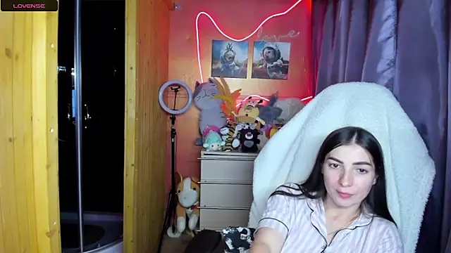 Snapshot of Fiery_Brunette_ chatting on June 23, 3:59 am Fiery Brunette online show from June 23, 3:59 am