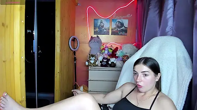 Snapshot of Fiery_Brunette_ chatting on July 17, 4:52 am Fiery Brunette online show from July 17, 4:52 am