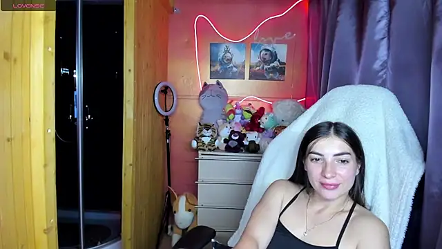 Snapshot of Fiery_Brunette_ chatting on July 18, 3:54 am Fiery Brunette online show from July 18, 3:54 am