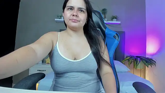 Snapshot of ayla13_ chatting on July 2, 7:20 pm ayla13 online show from July 2, 7:20 pm