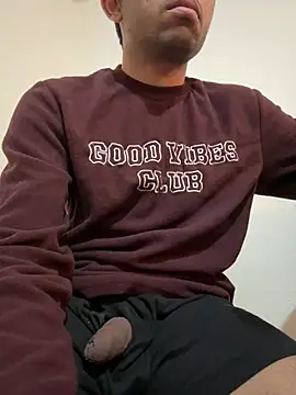 Snapshot of rhuh3991 chatting on January 9, 3:44 pm rhuh3991 online show from January 9, 3:44 pm