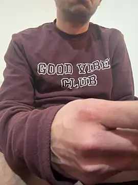 Snapshot of rhuh3991 chatting on January 11, 10:29 pm rhuh3991 online show from January 11, 10:29 pm