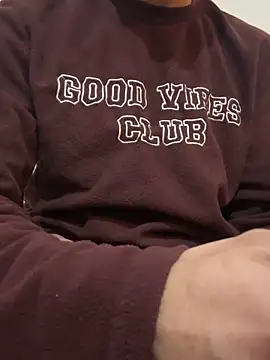 Snapshot of rhuh3991 chatting on January 12, 5:34 am rhuh3991 online show from January 12, 5:34 am