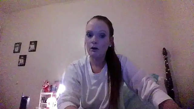 Snapshot of sexiginger22 chatting on October 31, 2:07 pm sexiginger22 online show from October 31, 2:07 pm