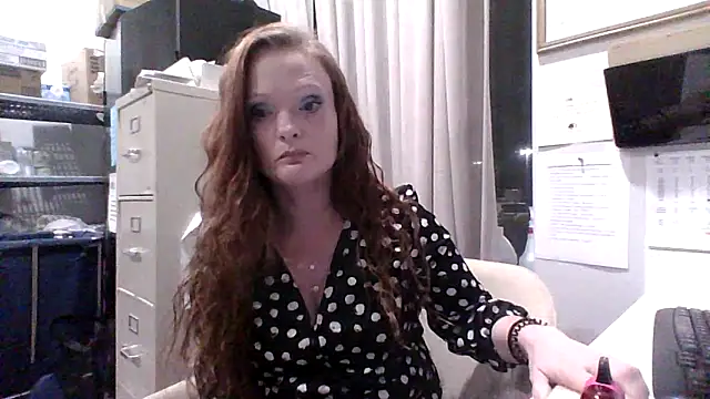 Snapshot of sexiginger22 chatting on February 21, 9:43 am sexiginger22 online show from February 21, 9:43 am