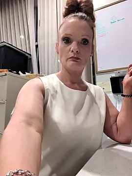 Snapshot of sexiginger22 chatting on April 19, 9:52 am sexiginger22 online show from April 19, 9:52 am