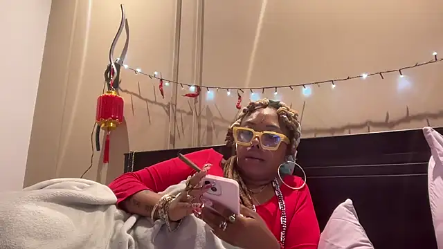 ChocolateCakeQueen online show from March 7, 4:13 am