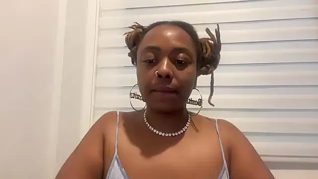 ChocolateCakeQueen online show from September 28, 4:07 am