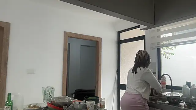 ChocolateCakeQueen online show from November 4, 4:28 pm