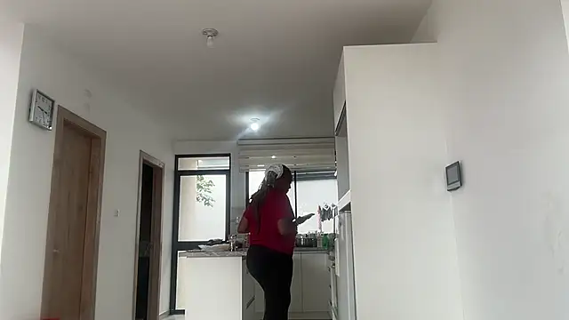 ChocolateCakeQueen online show from November 15, 2:02 pm