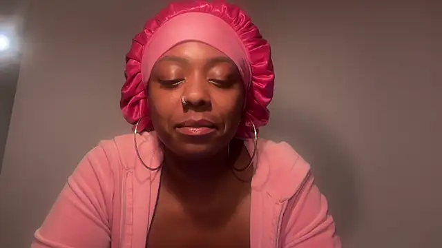 ChocolateCakeQueen online show from December 18, 2:39 am