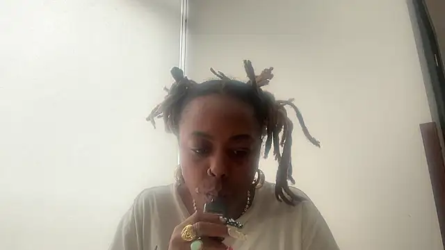 ChocolateCakeQueen online show from January 10, 4:42 pm