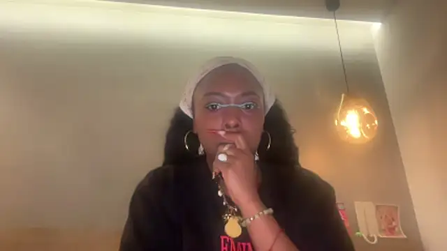 ChocolateCakeQueen online show from May 1, 3:55 am